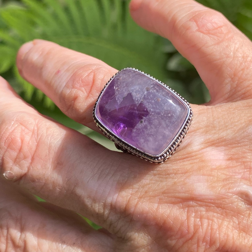 Genuine Amethyst Sterling Silver Handcrafted Ring Size 7 12 48$